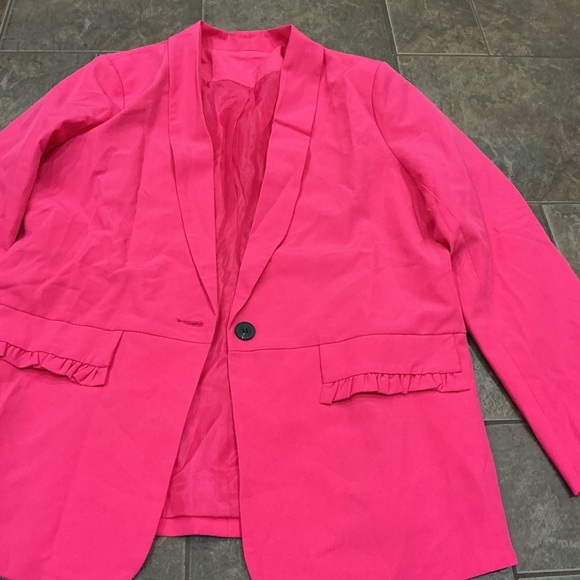 🔥3/$42 with FREE SHIPPING🔥 Women's Pink Blazer - Picture 2 of 4
